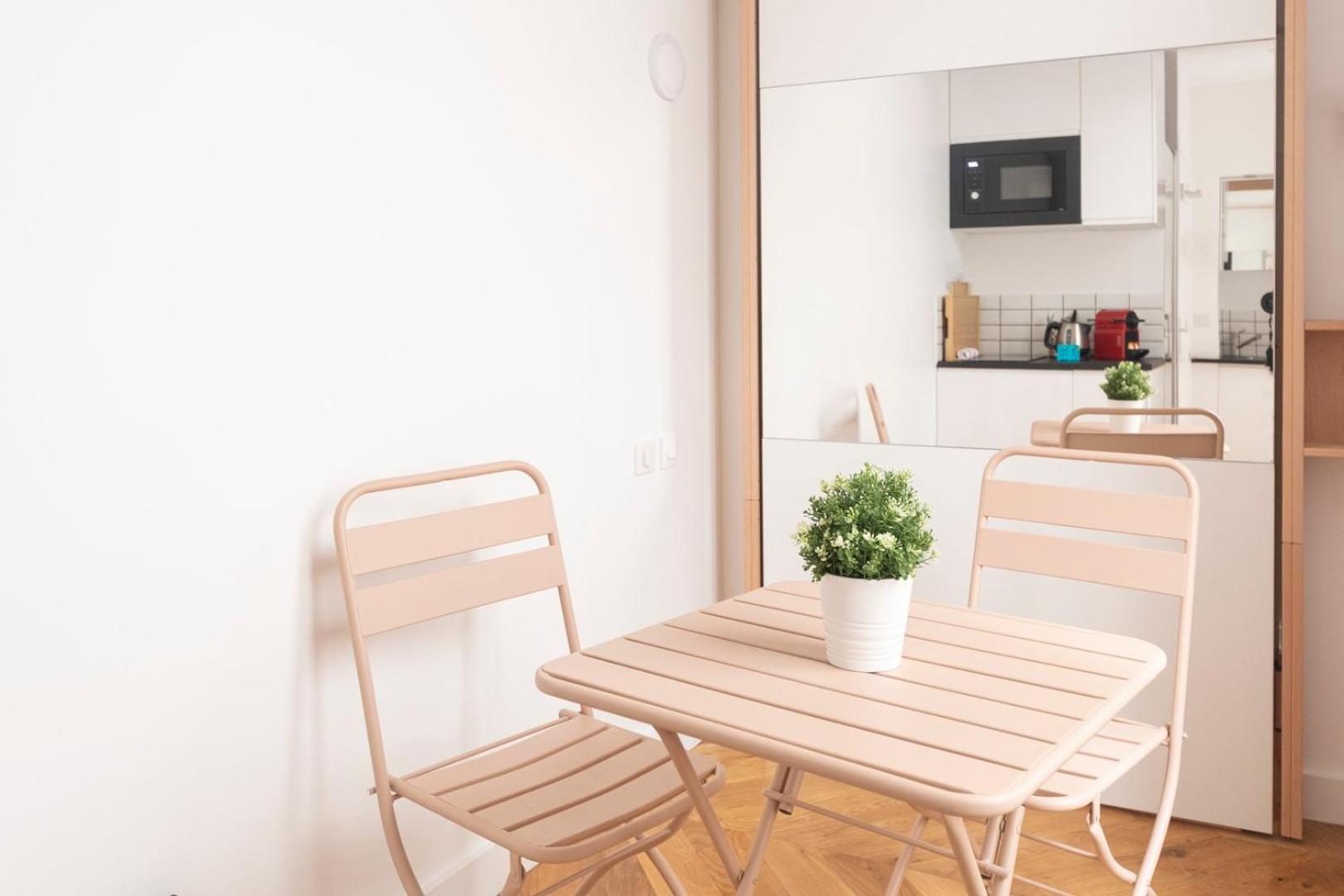Super Central Mini Studio - 2 Pax, Murphy Bed Paris Ngoại thất bức ảnh