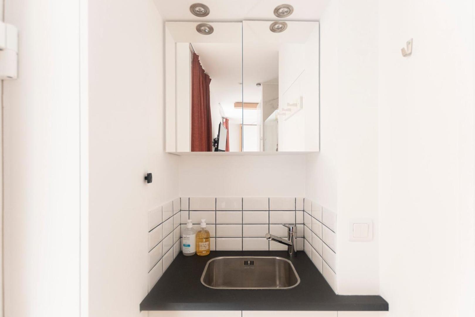 Super Central Mini Studio - 2 Pax, Murphy Bed Paris Ngoại thất bức ảnh